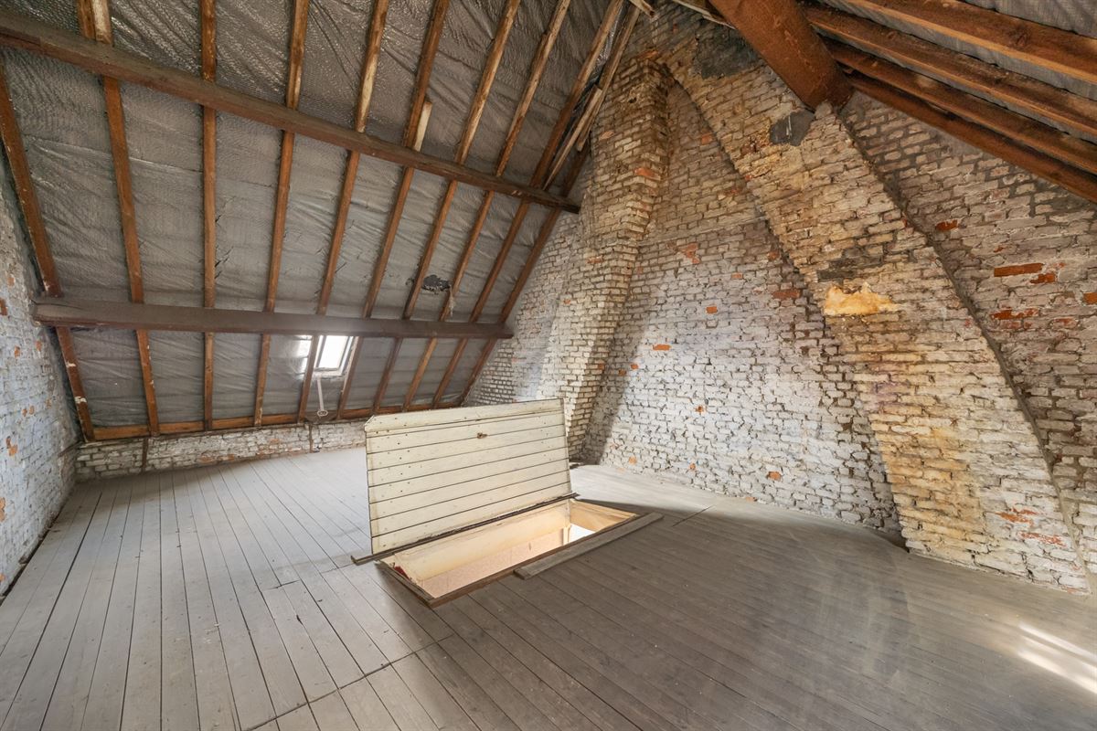 Te renoveren woning met opslagruimte in Mechelen