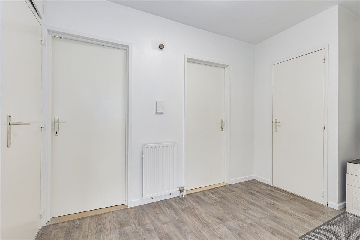 Ruim appartement met 2 slpk + terras te koop in Mortsel