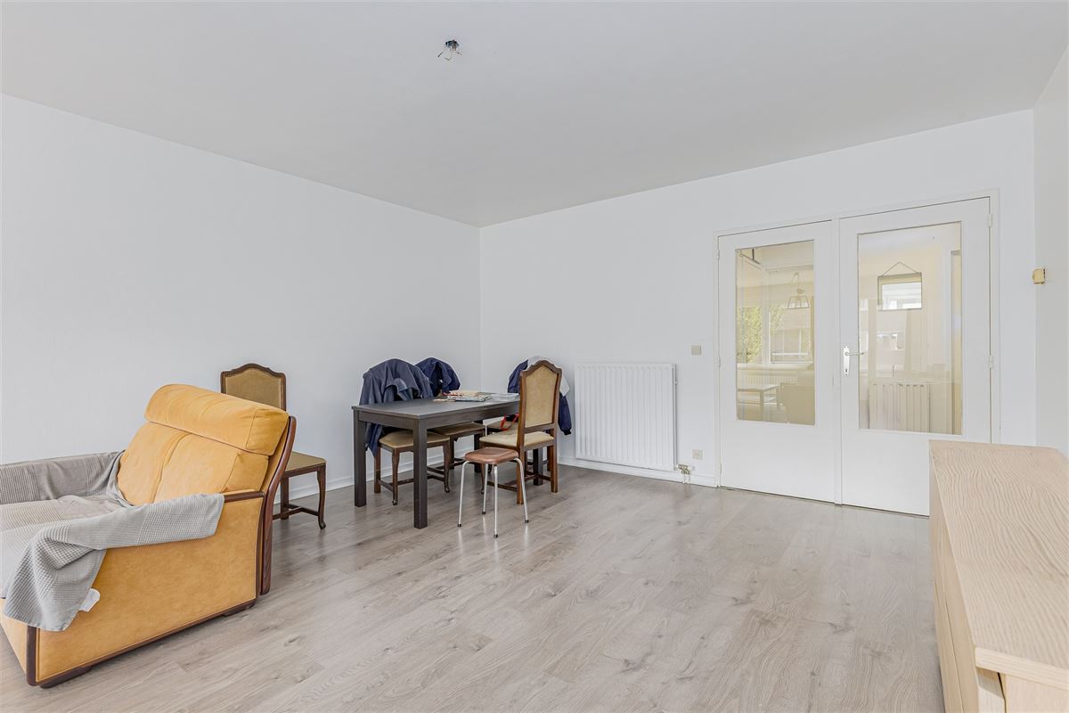 Ruim appartement met 2 slpk + terras te koop in Mortsel