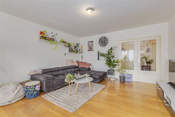 Ruim appartement met 2 slpk + terras te koop in Mortsel