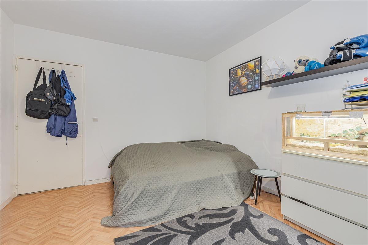Ruim appartement met 2 slpk + terras te koop in Mortsel