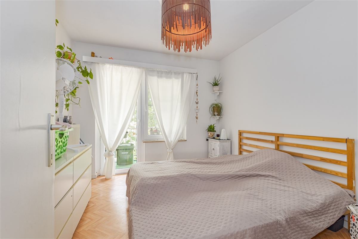 Ruim appartement met 2 slpk + terras te koop in Mortsel