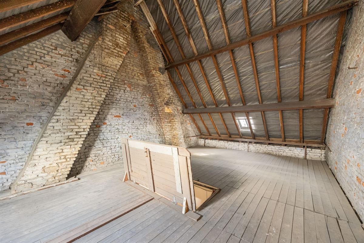 Te renoveren woning met opslagruimte in Mechelen