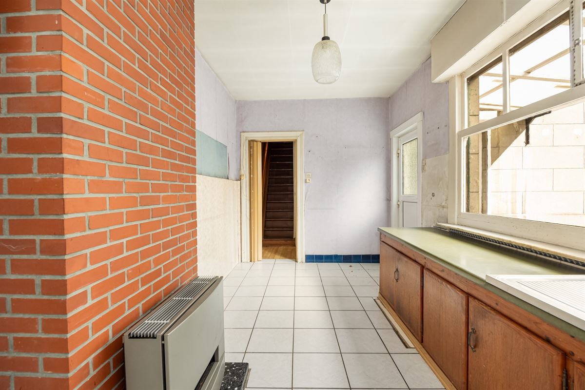 Te renoveren woning met opslagruimte in Mechelen