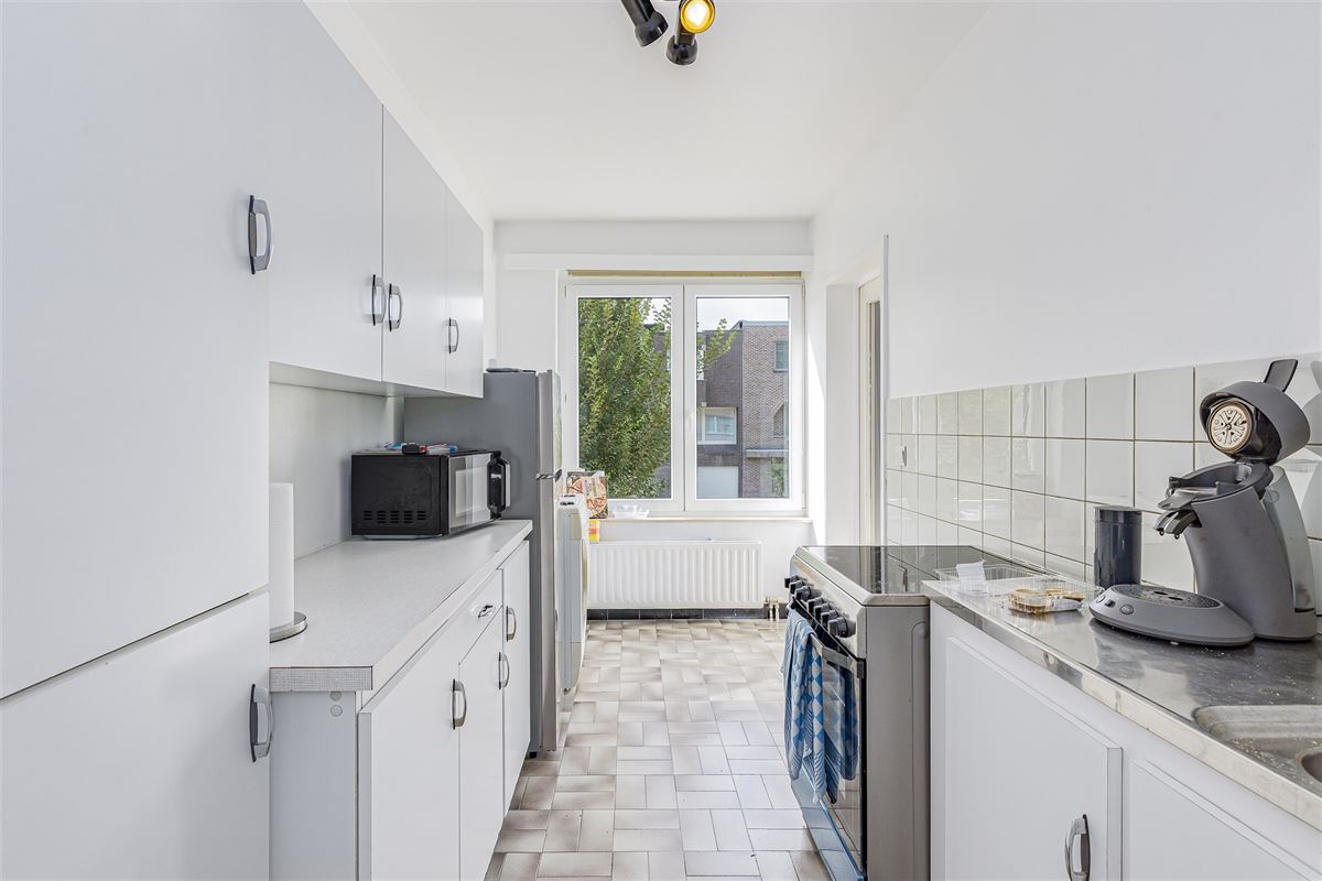 Ruim appartement met 2 slpk + terras te koop in Mortsel
