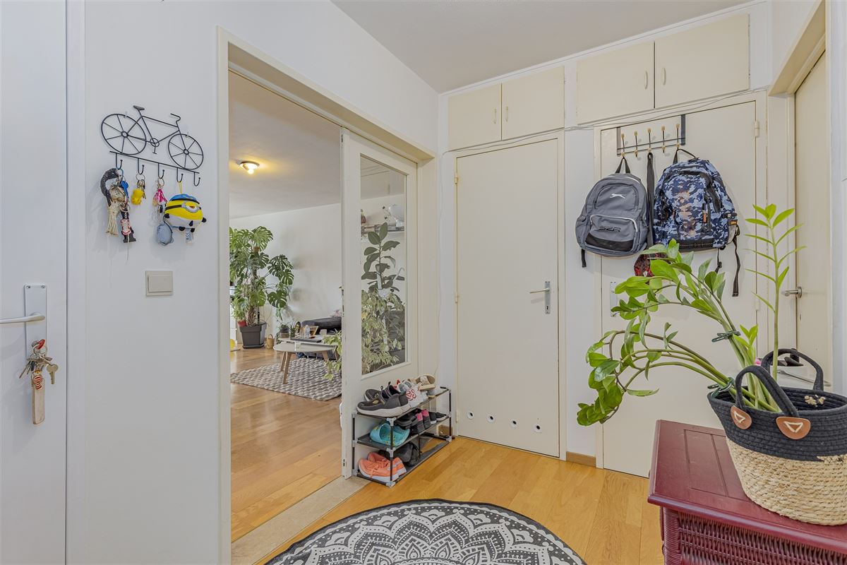 Ruim appartement met 2 slpk + terras te koop in Mortsel