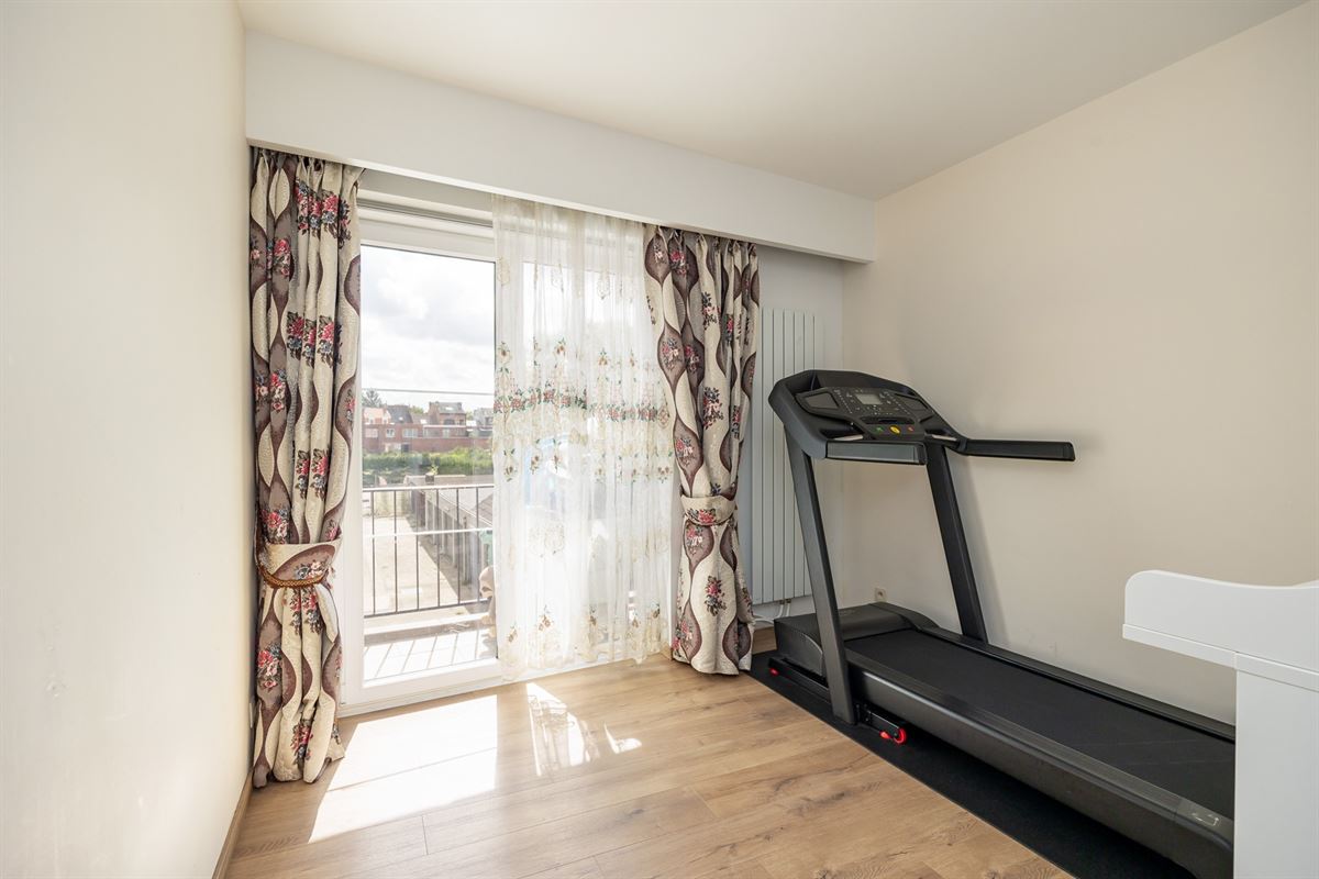 Gerenoveerd appartement met 2 slaapkamers en terras