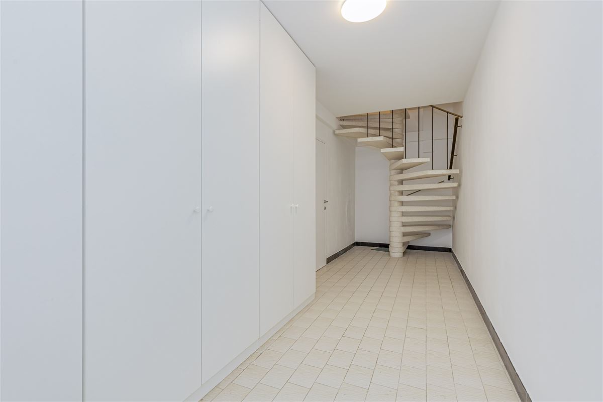 Vergund appartementsgebouw met 3 app en garage in Mortsel