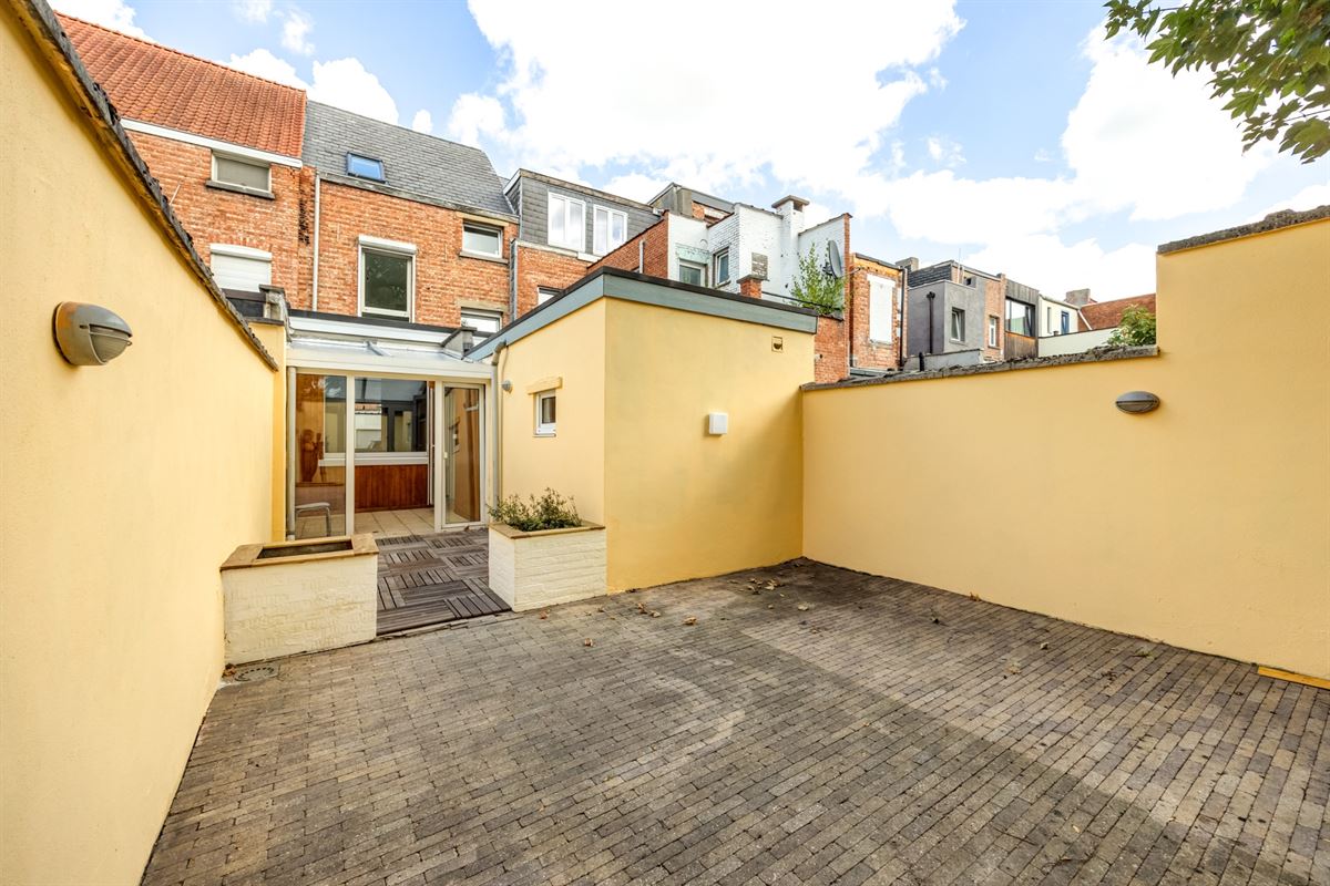 Ruime gezinswoning met vier slaapkamers en tuin