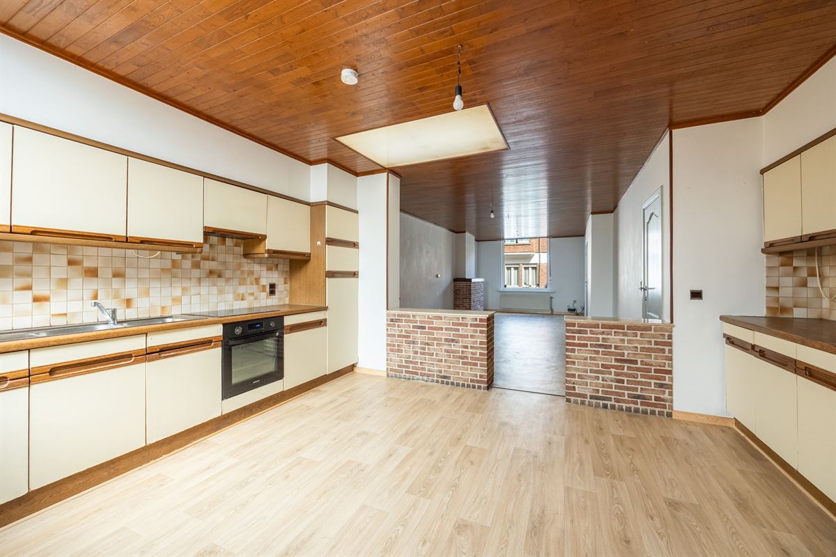 Ruime gezinswoning met vier slaapkamers en tuin