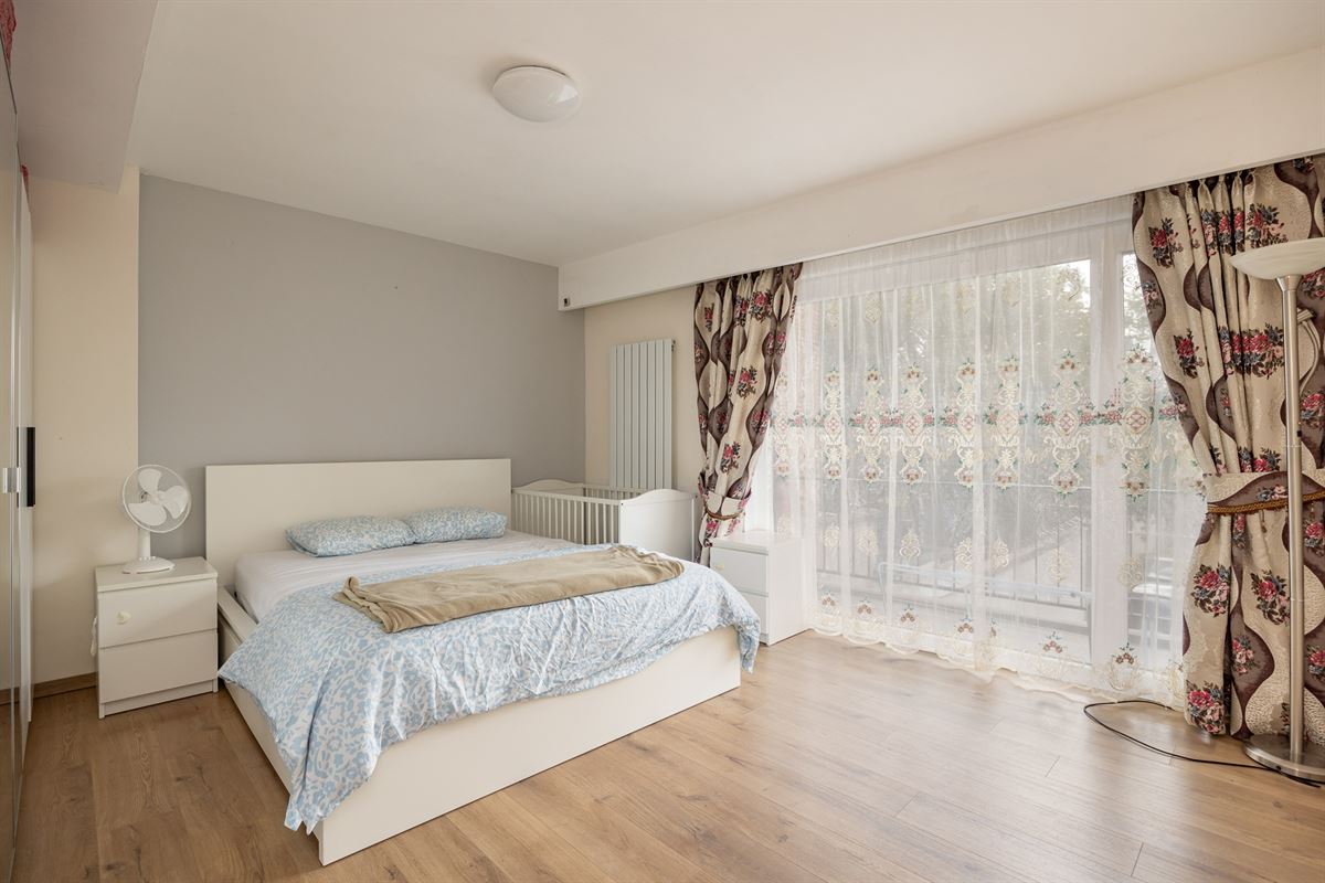 Gerenoveerd appartement met 2 slaapkamers en terras