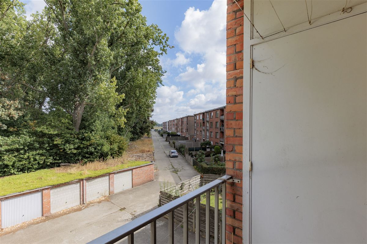 Vergund appartementsgebouw met 3 app en garage in Mortsel