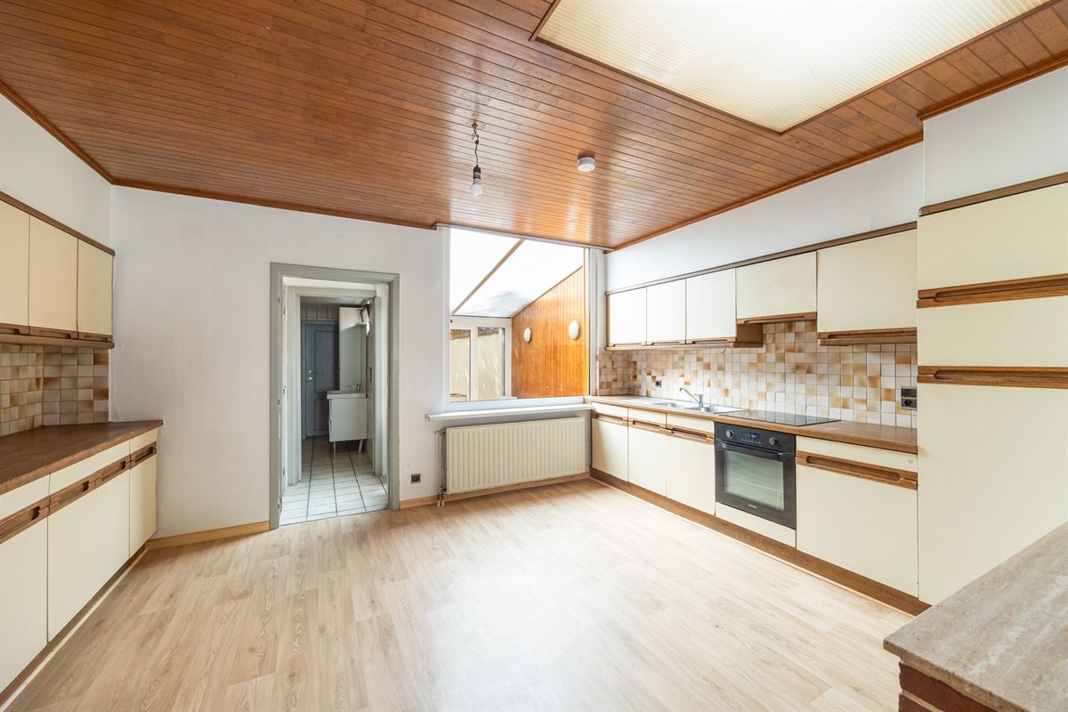Ruime gezinswoning met vier slaapkamers en tuin