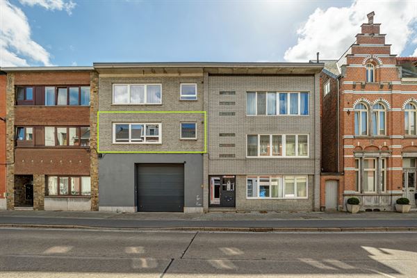 Gerenoveerd appartement met 2 slaapkamers en terras