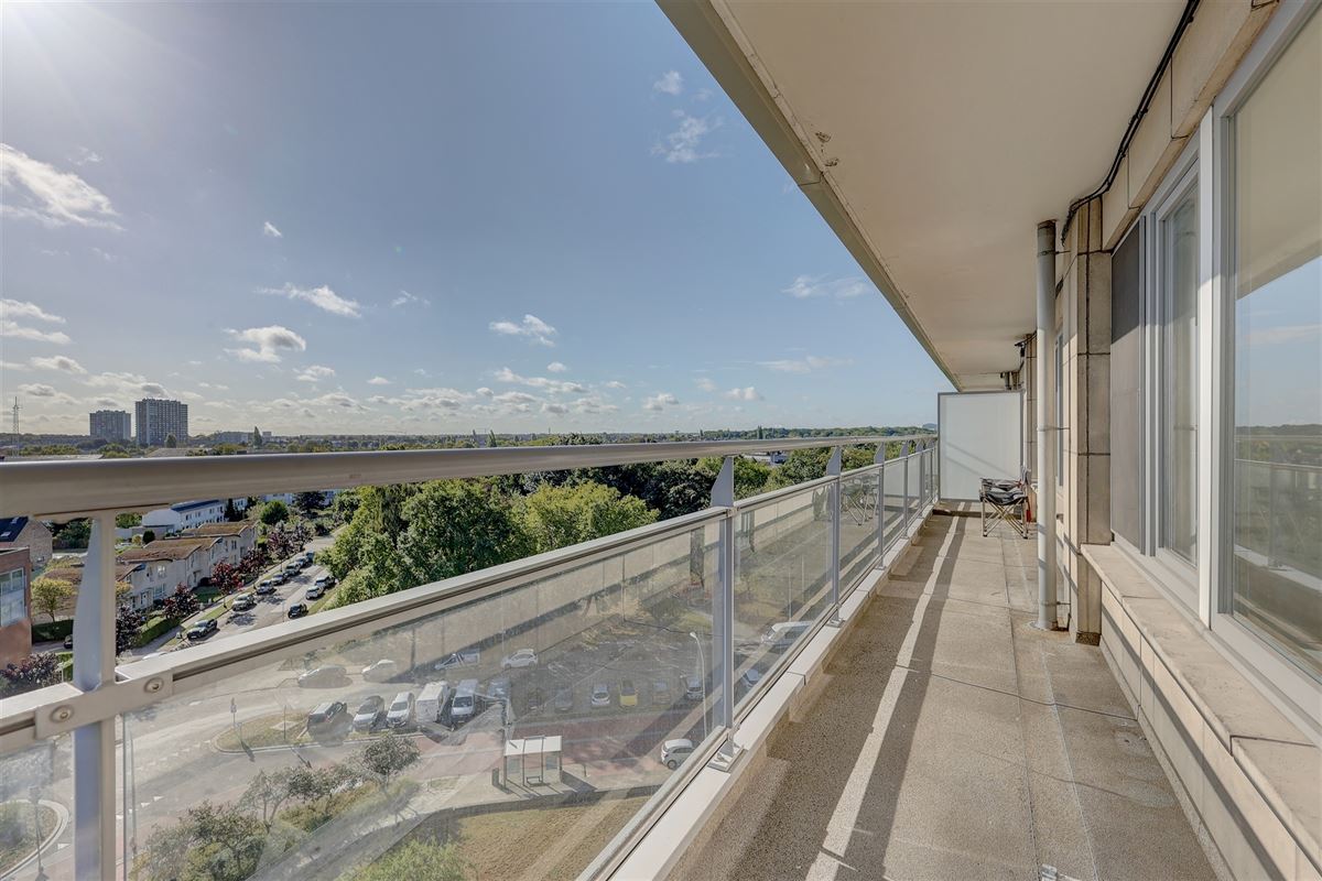 Knap gerenoveerd appartement met 2 slaapkamers en terras