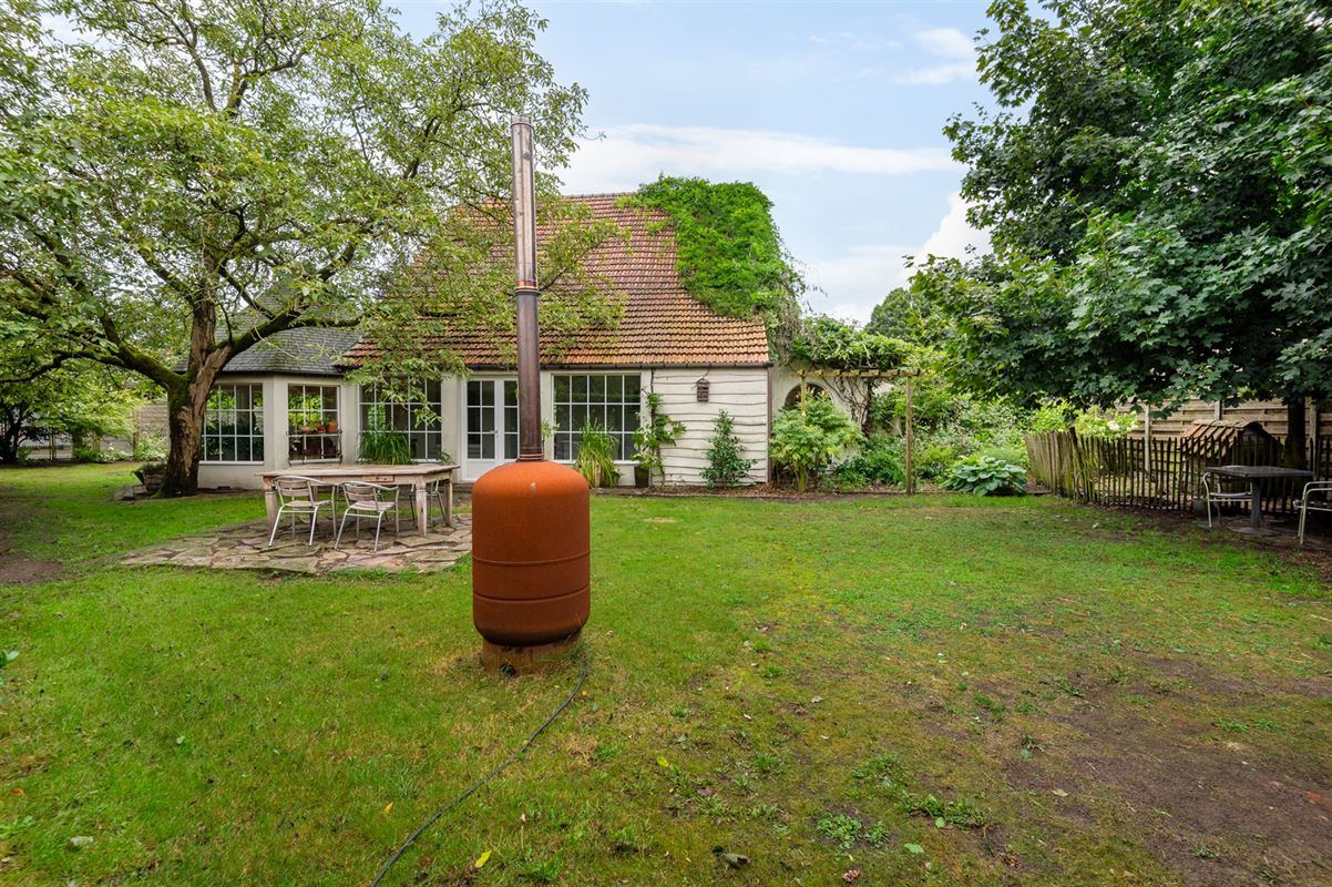 Pure landelijke woning met 3 slpks en mooi bijgebouw.