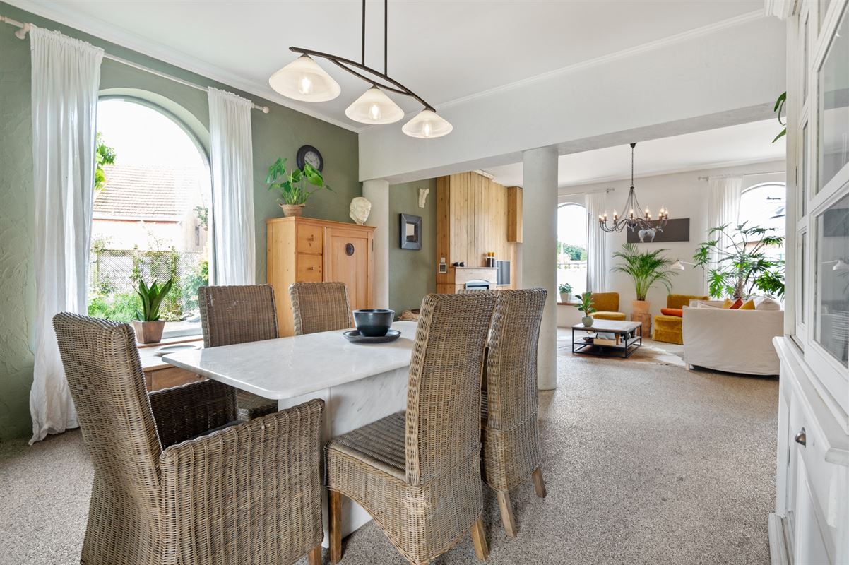 Pure landelijke woning met 3 slpks en mooi bijgebouw.