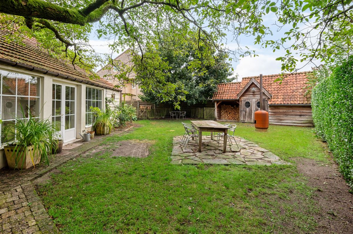 Pure landelijke woning met 3 slpks en mooi bijgebouw.