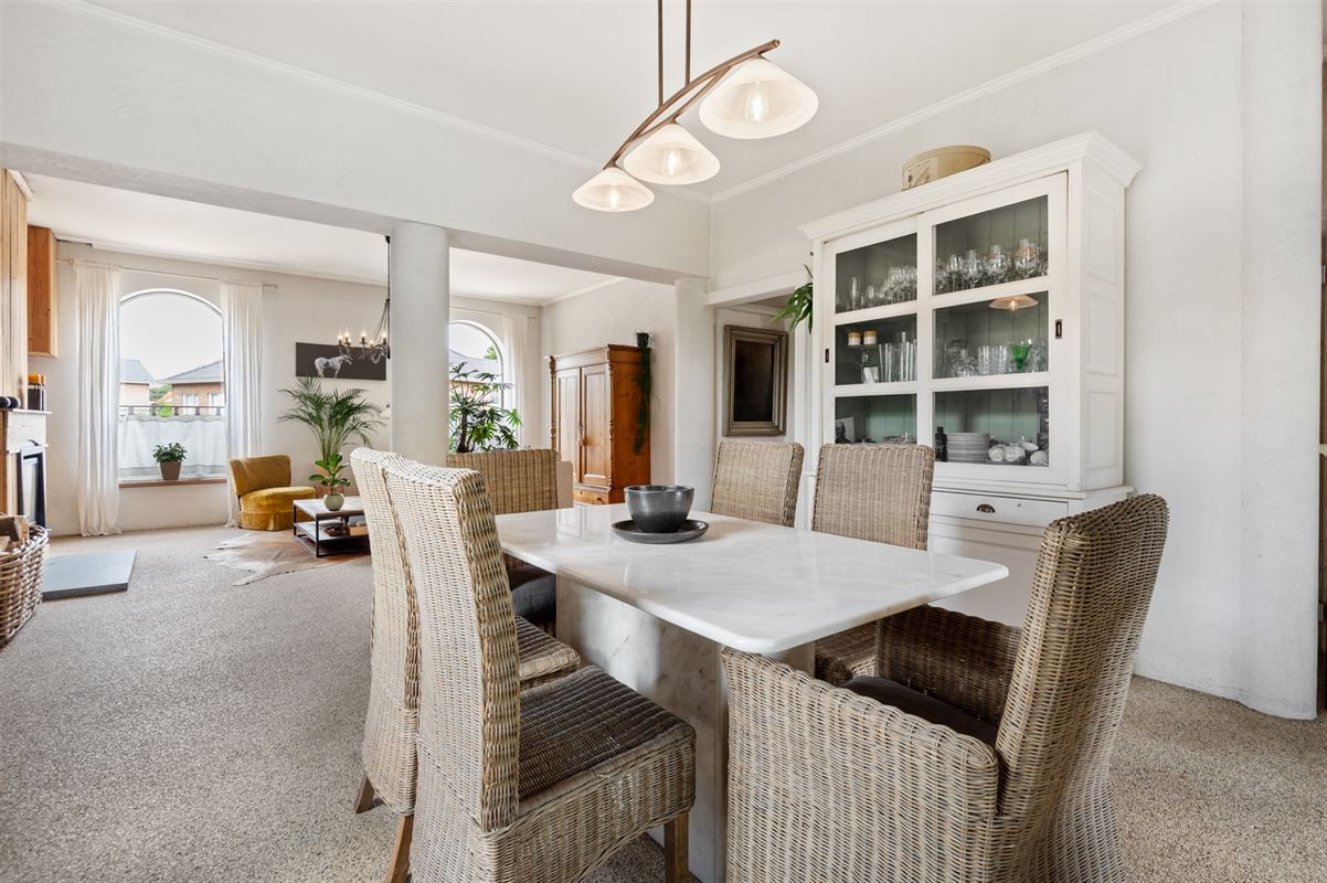 Pure landelijke woning met 3 slpks en mooi bijgebouw.