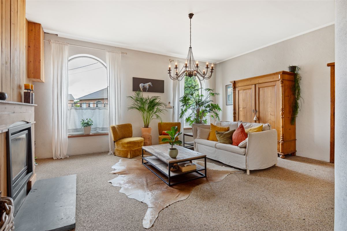 Pure landelijke woning met 3 slpks en mooi bijgebouw.