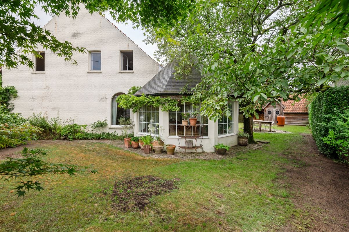 Pure landelijke woning met 3 slpks en mooi bijgebouw.