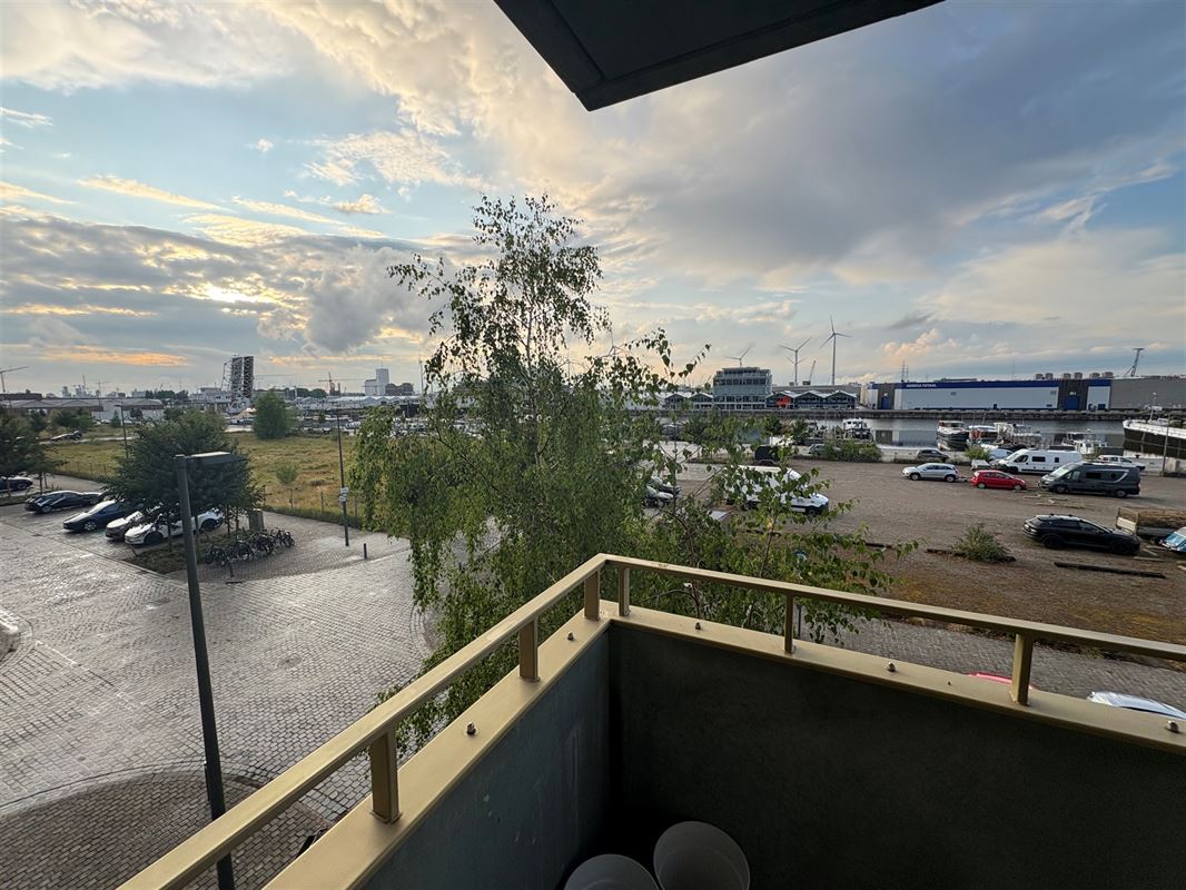 Modern appartement met zicht op het Houtdok en Havenhuis.