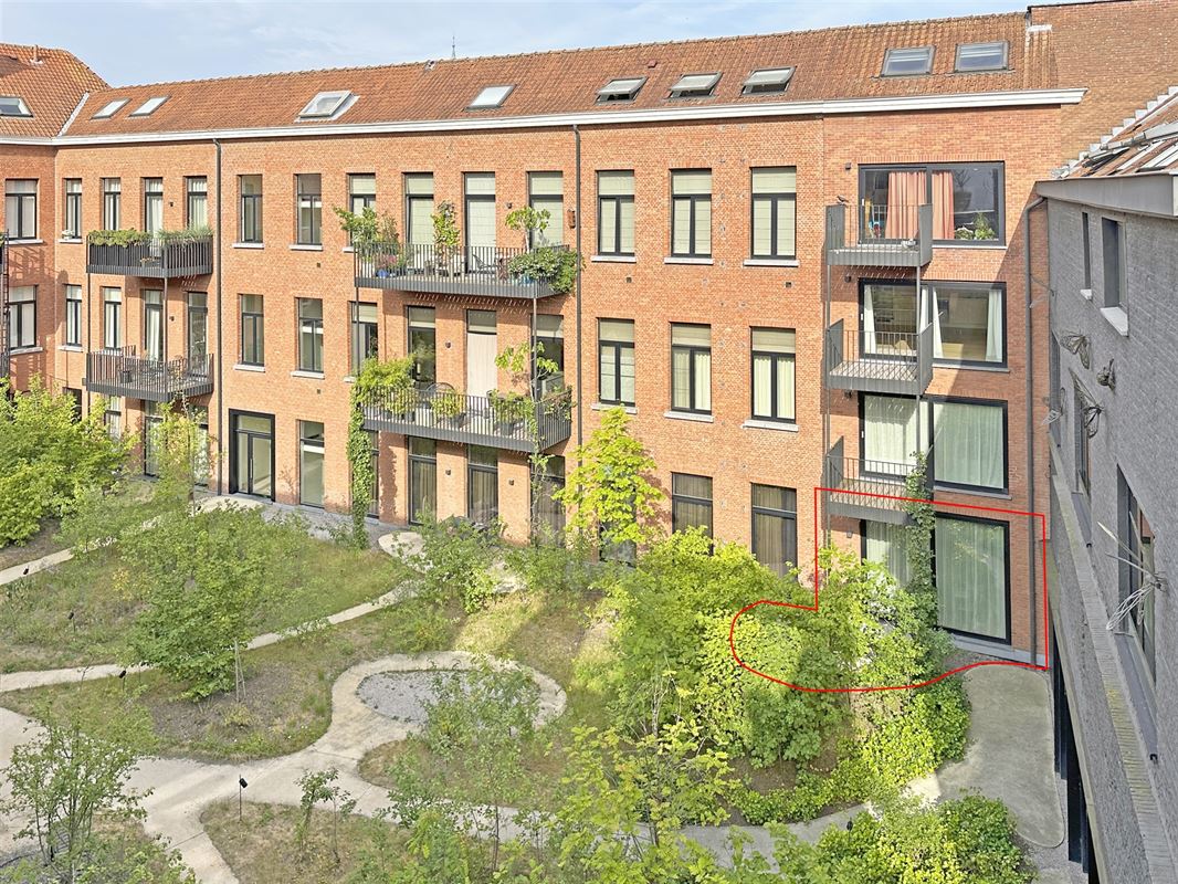 Stijlvol gelijkvloers appartement in unieke setting.