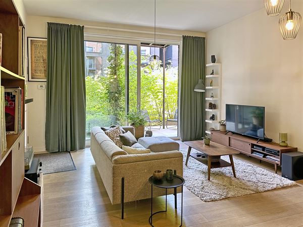 Stijlvol gelijkvloers appartement in unieke setting.