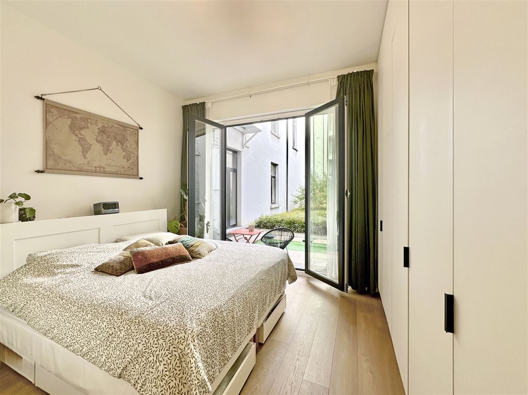 Stijlvol gelijkvloers appartement in unieke setting.