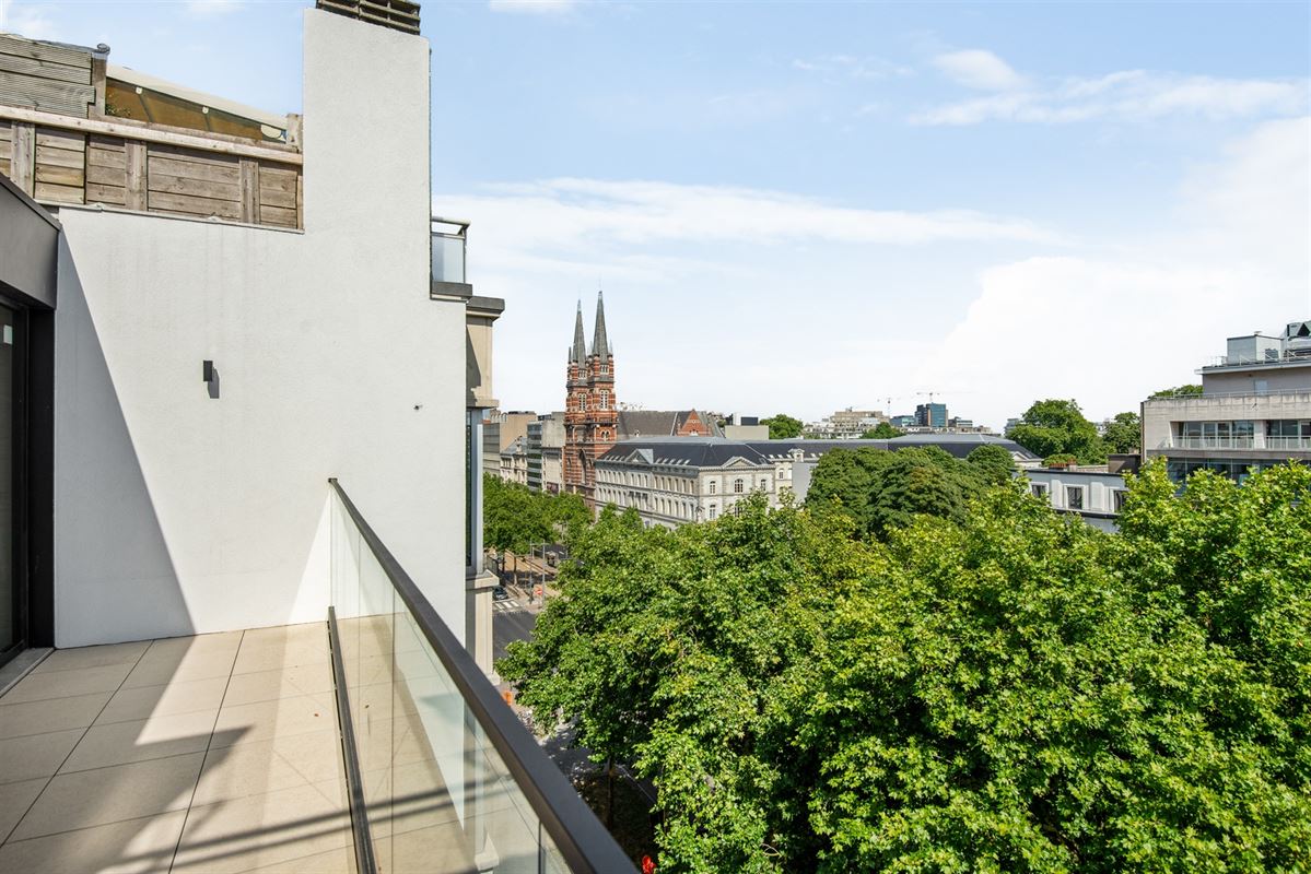Duplex of triplex penthouse met 3 terrassen en 2 tot 3 slaapkamers.