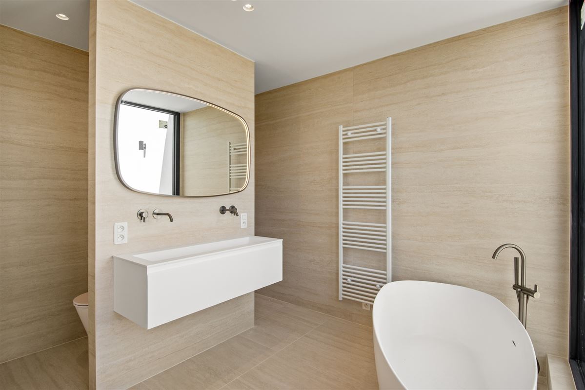 Duplex of triplex penthouse met 3 terrassen en 2 tot 3 slaapkamers.