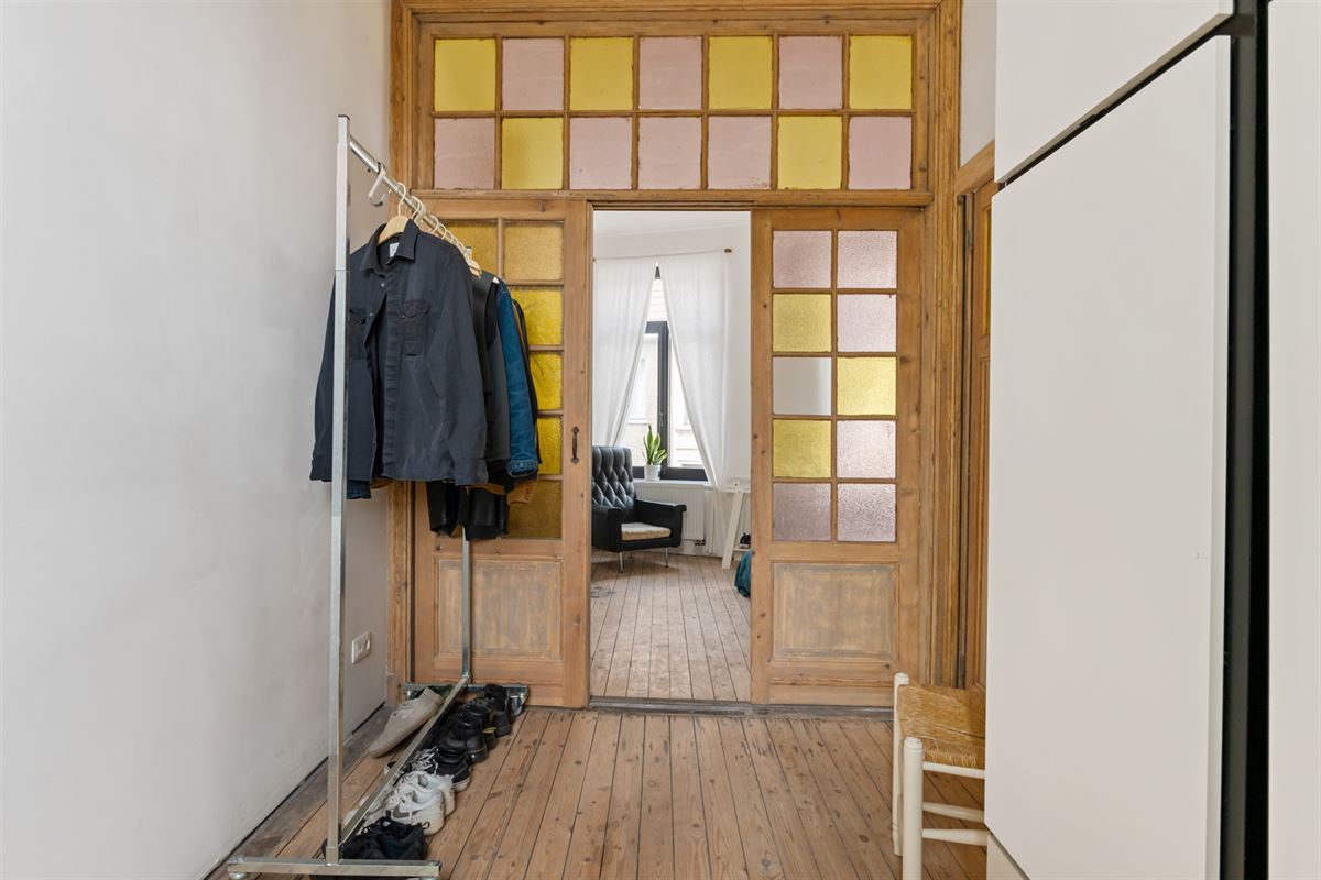 Huis met 5 slaapkamers en tuin, verder af te werken naar eigen smaak..