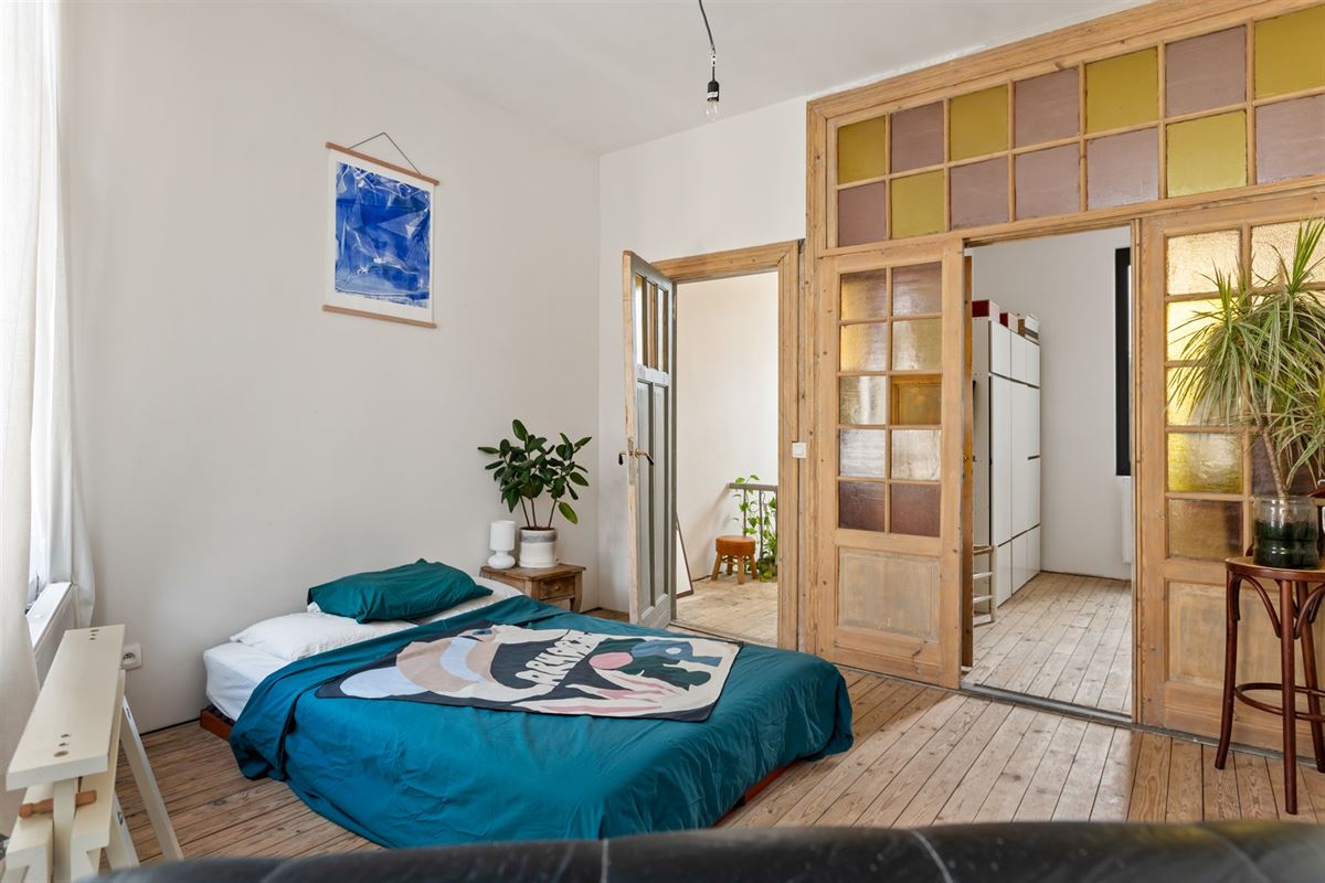 Huis met 5 slaapkamers en tuin, verder af te werken naar eigen smaak..