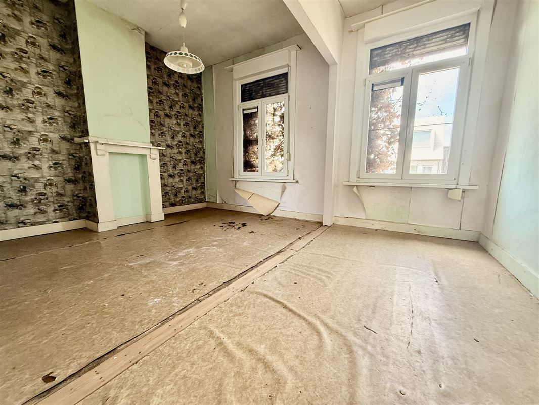 Te renoveren woning op ruim perceel van 440 m².