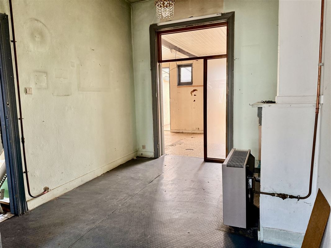 Te renoveren woning op ruim perceel van 440 m².