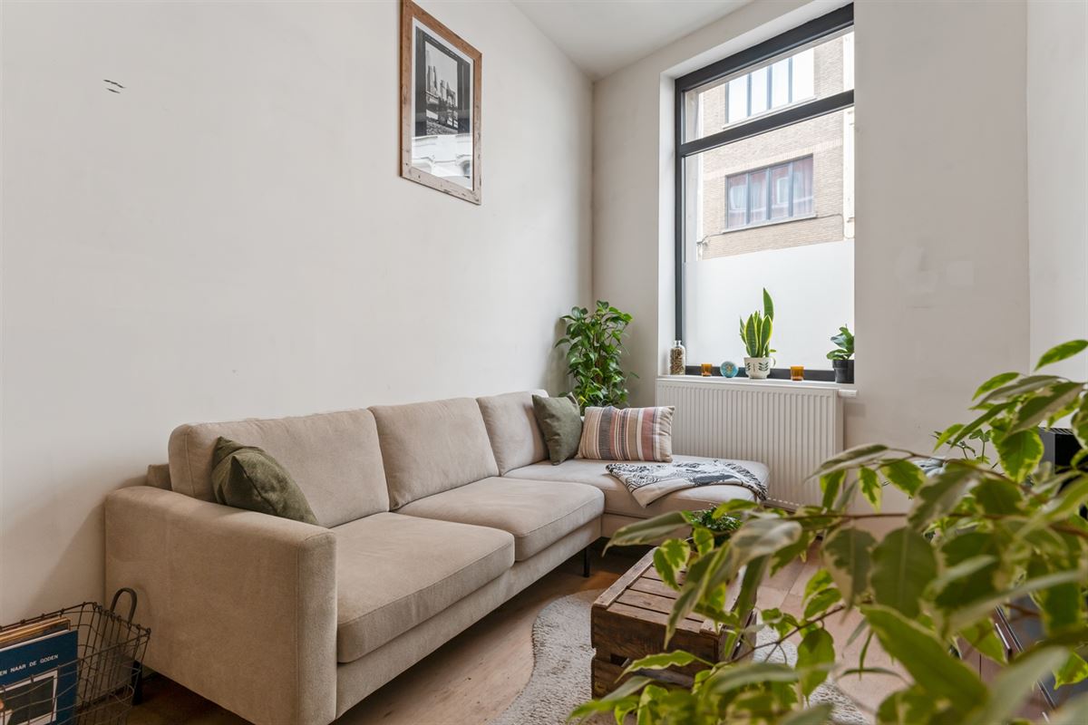 Huis met 5 slaapkamers en tuin, verder af te werken naar eigen smaak..