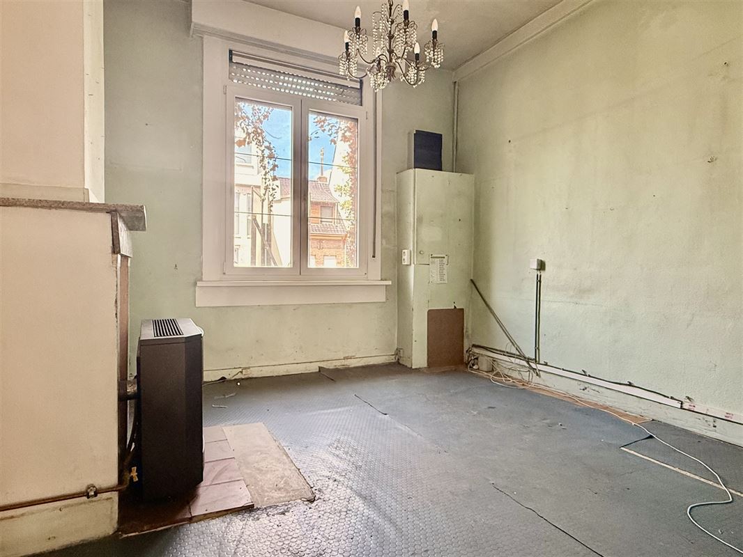 Te renoveren woning op ruim perceel van 440 m².