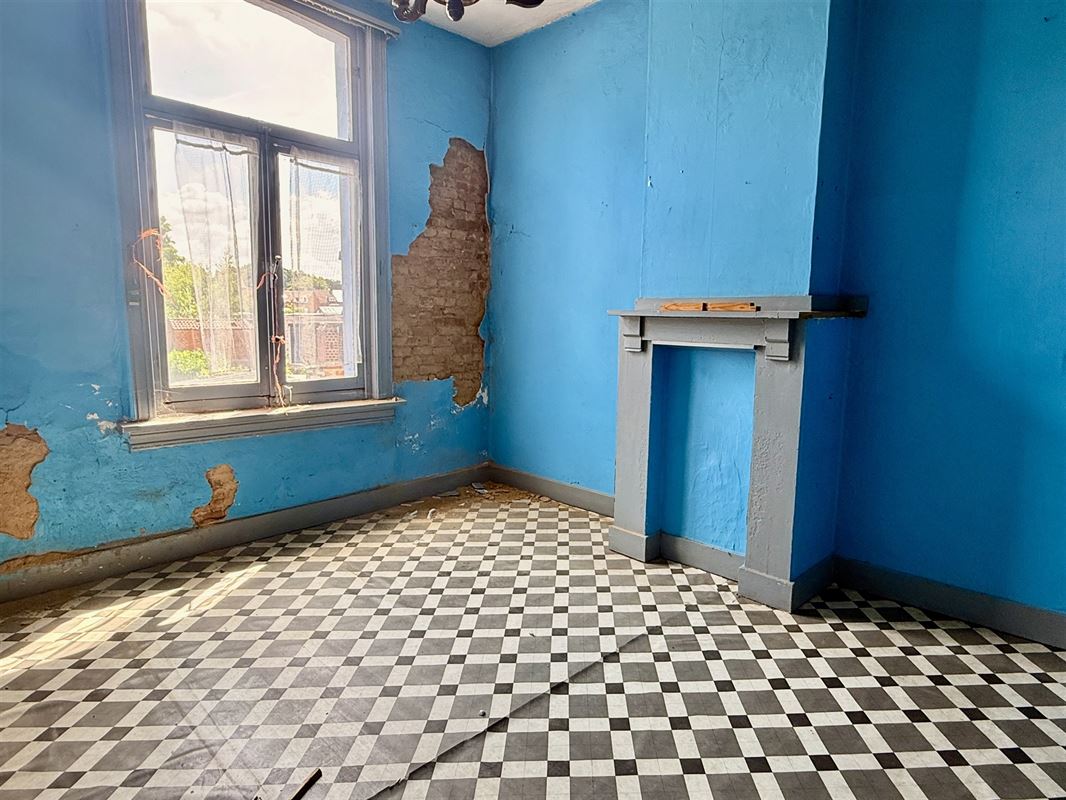 Te renoveren woning op ruim perceel van 440 m².
