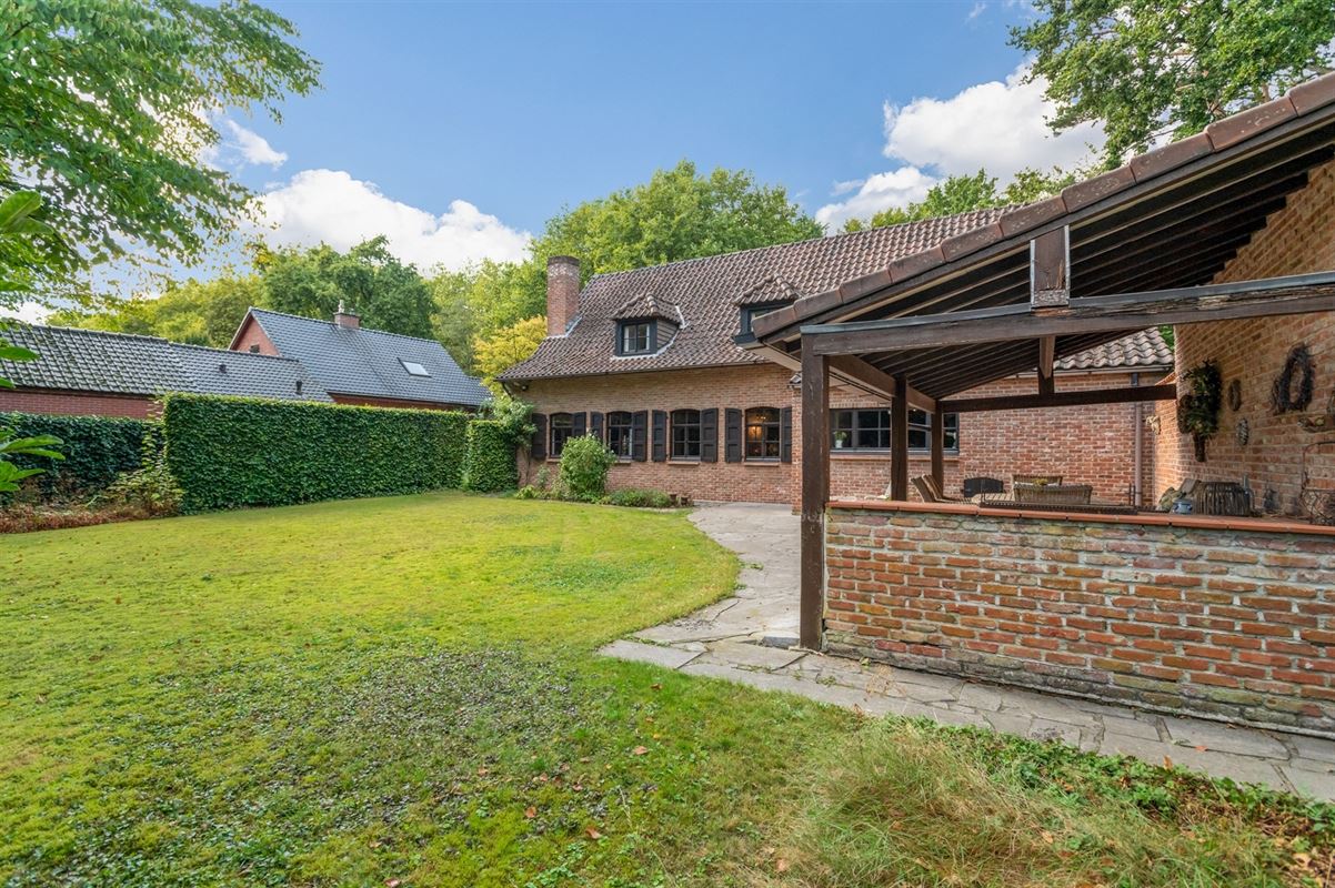 Charmante landelijke villa met 4 slaapkamers in Koningshof.
