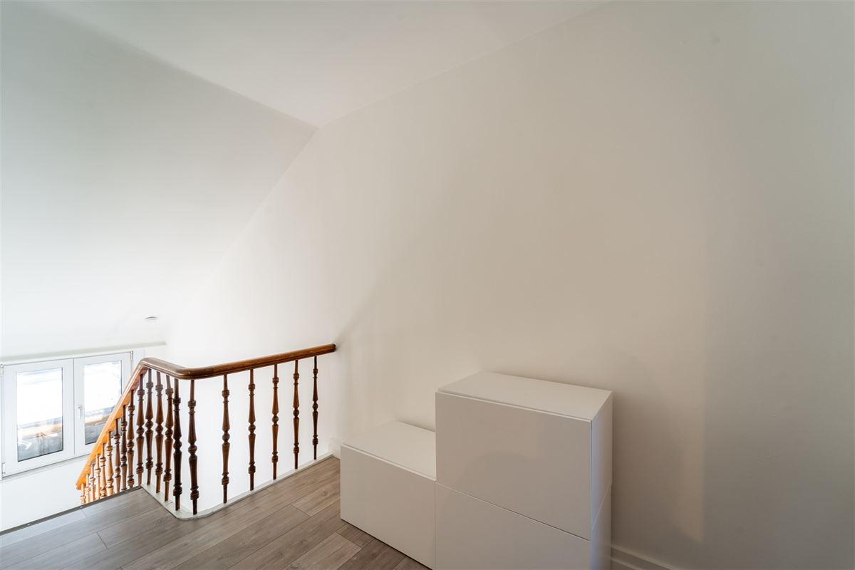 Gemeubeld appartement met terras – huurprijs all-inclusive.
