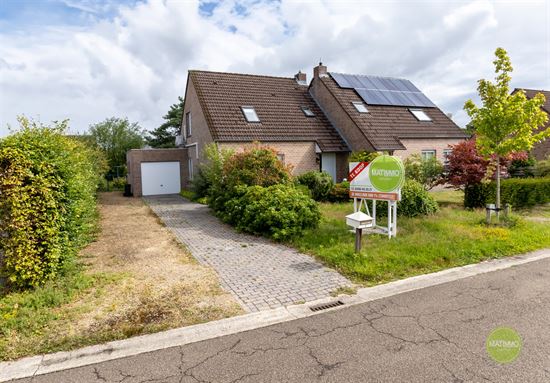 Instapklare gezinswoning met tuin en garage in Balen