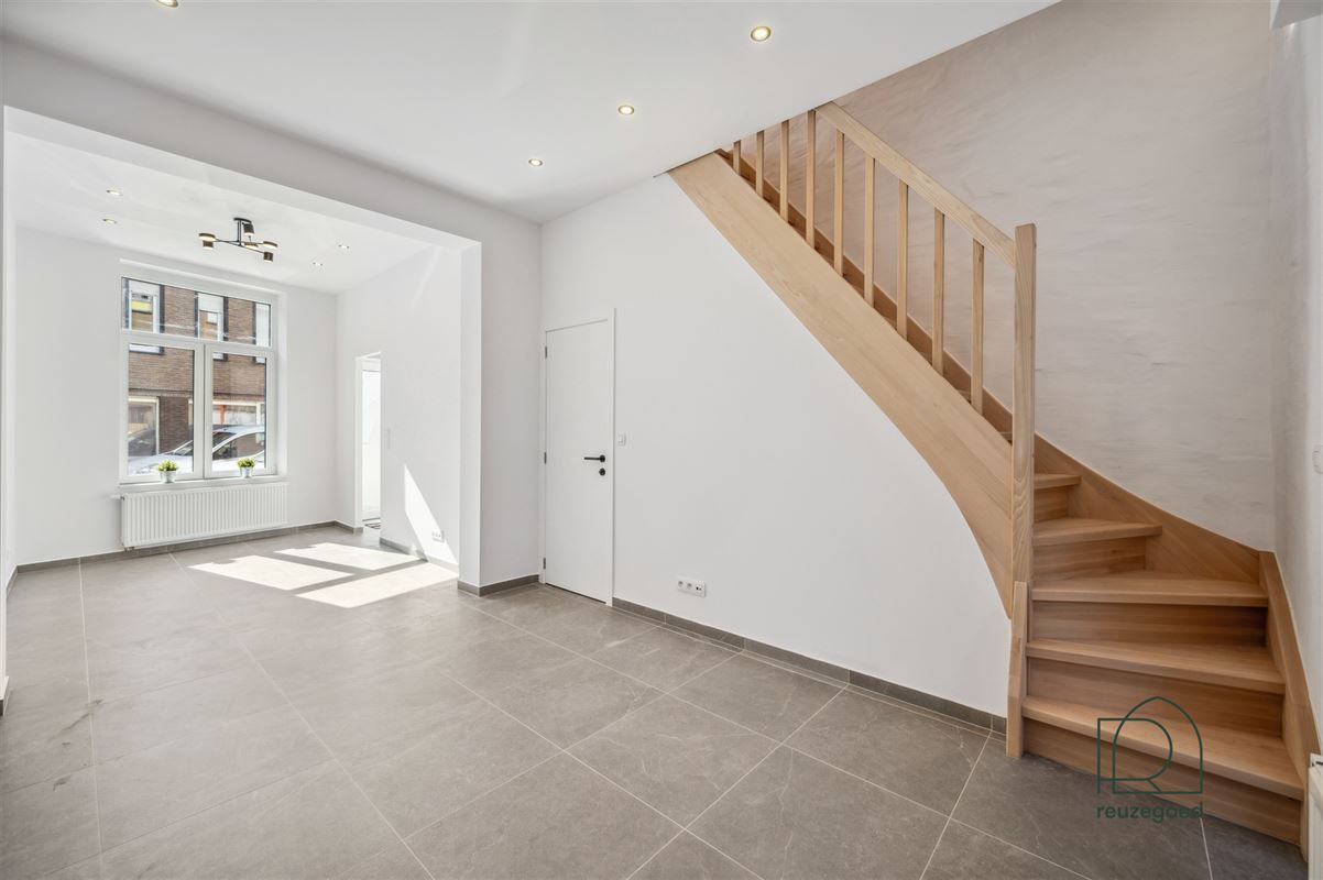 Instapklare, volledig gerenoveerde woning met 3 slaapkamers