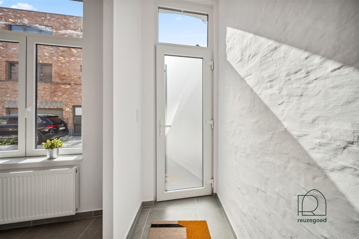 Instapklare, volledig gerenoveerde woning met 3 slaapkamers