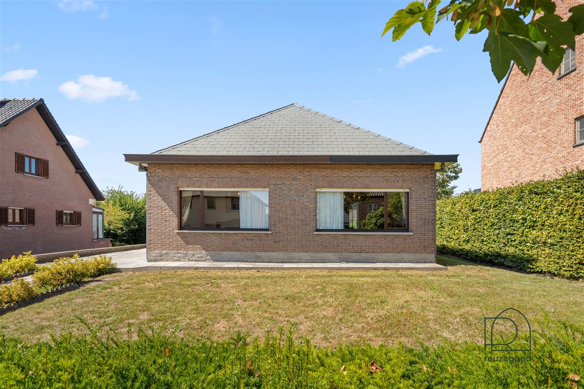 Charmante gelijkvloerse villa in Korbeek-Lo met ruime tuin en onderkeldering