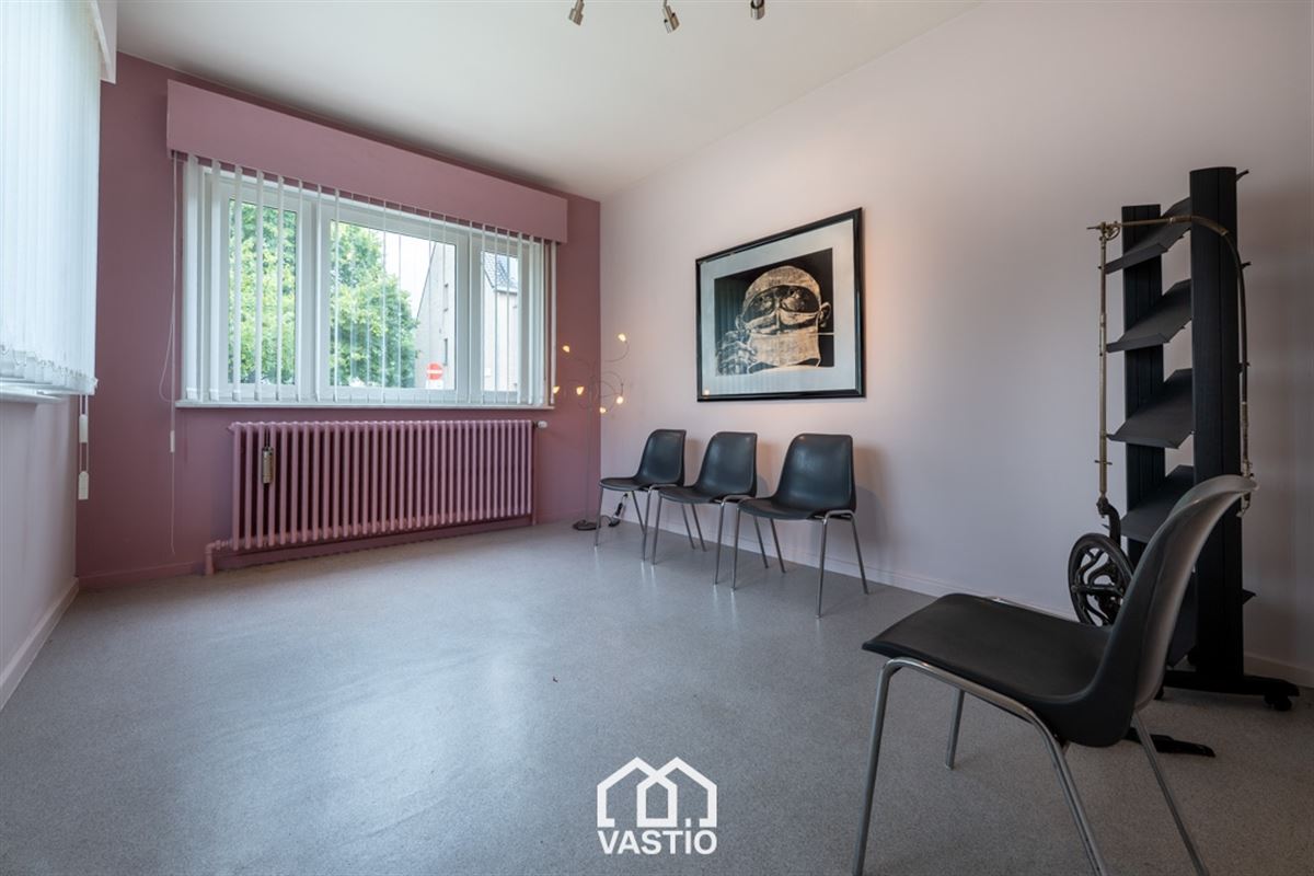 Uniek pand met praktijk en duplexappartement in Gent