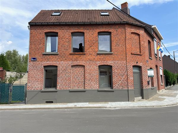 RUIME WONING MET LEUKE TUIN, 4 SLKS EN 2 BADKAMERS!