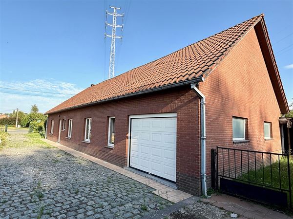 VILLA PLAIN-PIED 3 CHAMBRES, GARAGE ET JARDIN!