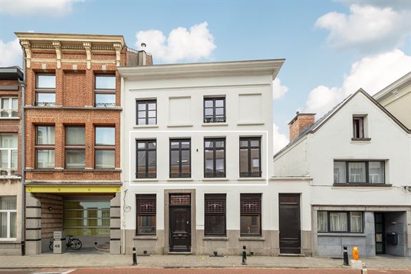 Gerenoveerd appartement met zonovergoten dakterras op toplocatie in Lier