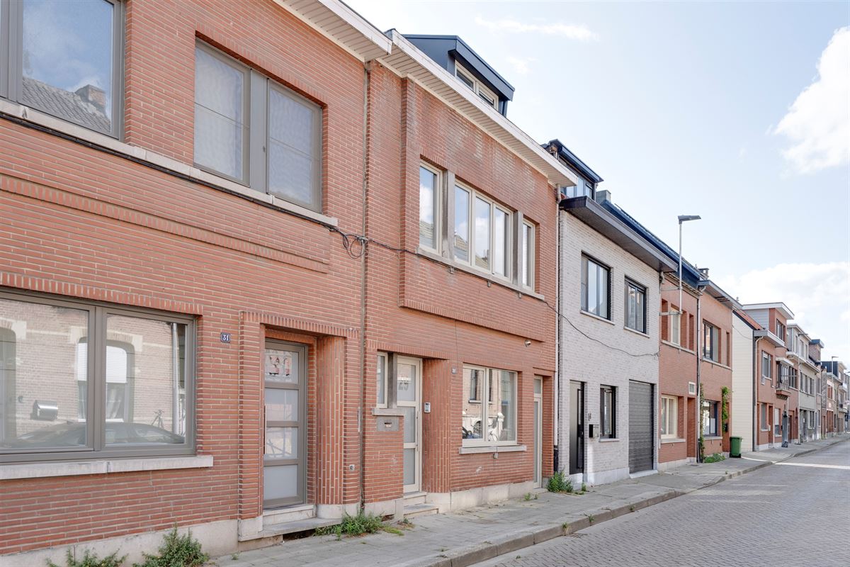 Instapklare eengezinswoning met zonnige tuin omringd door rust