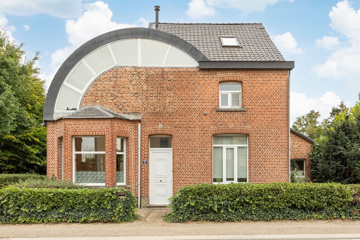 Lichtrijk op te frissen woning op 11a60ca